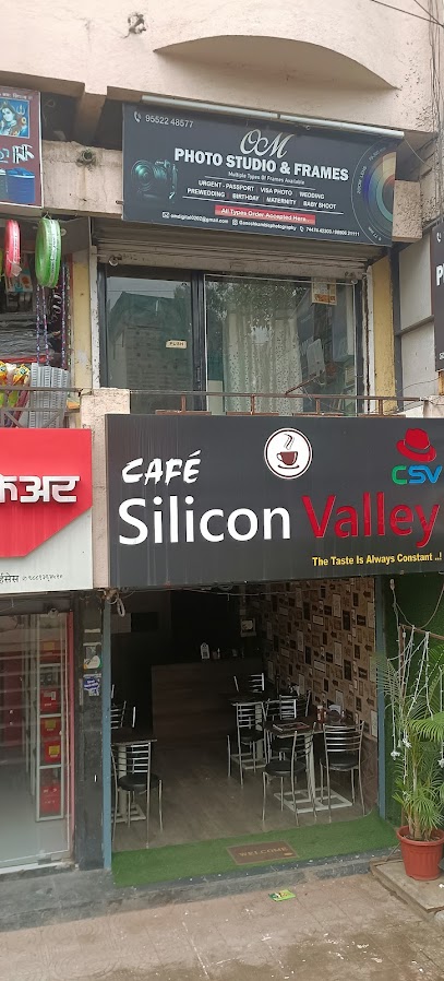 Om Digital Photo Studio & Frames