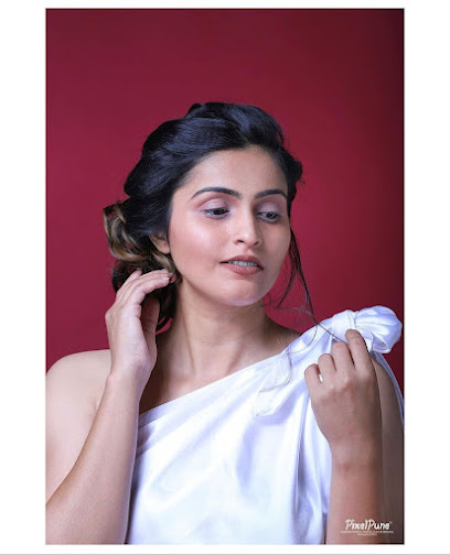 Spot Of Attraction Makeup and Nails